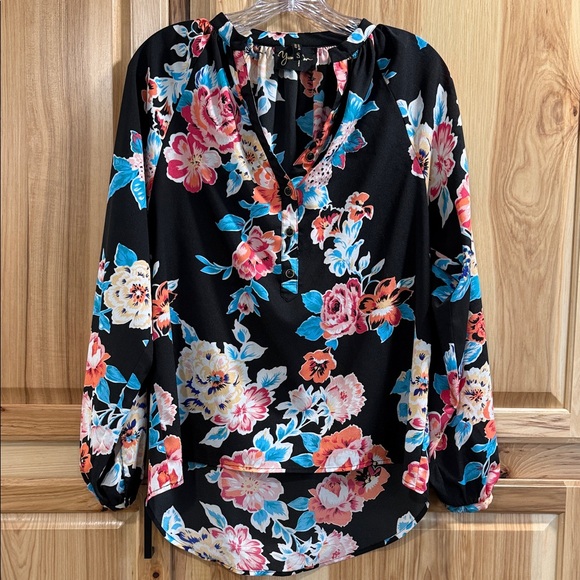 Yumi Kim Tops - Yumi Kim Floral V-Neck Long Sleeve Blouse Black Pink & Blue Flowers Sz S